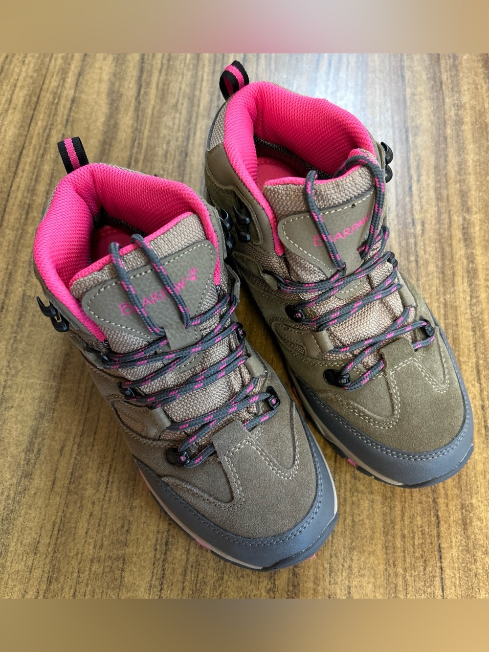 NWOT Bearpaw Corsica Waterproof Hiking Boots Tan Grey Pink Women's Size 6